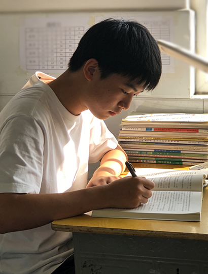 核心人群：学业繁重的学生群体